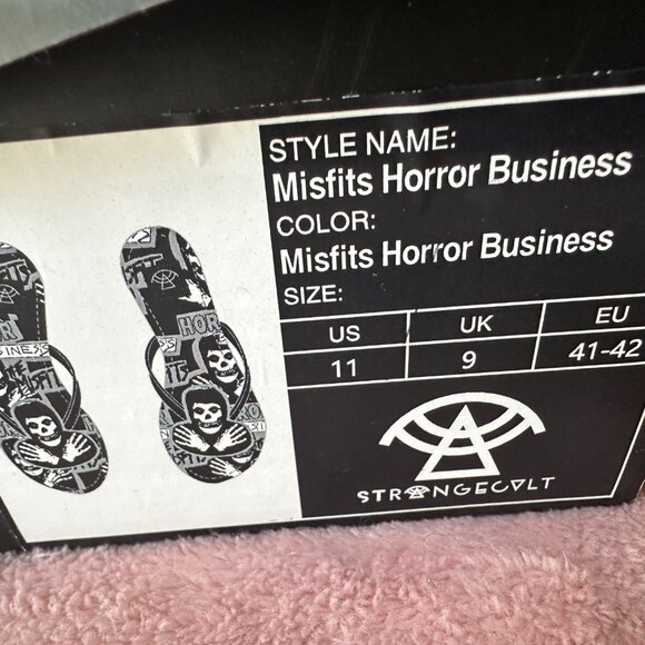 Strange Cvlt Women's 11 Misfits Horror Business Flip Flop Sandals Crimson Ghost - Picture 5 of 11